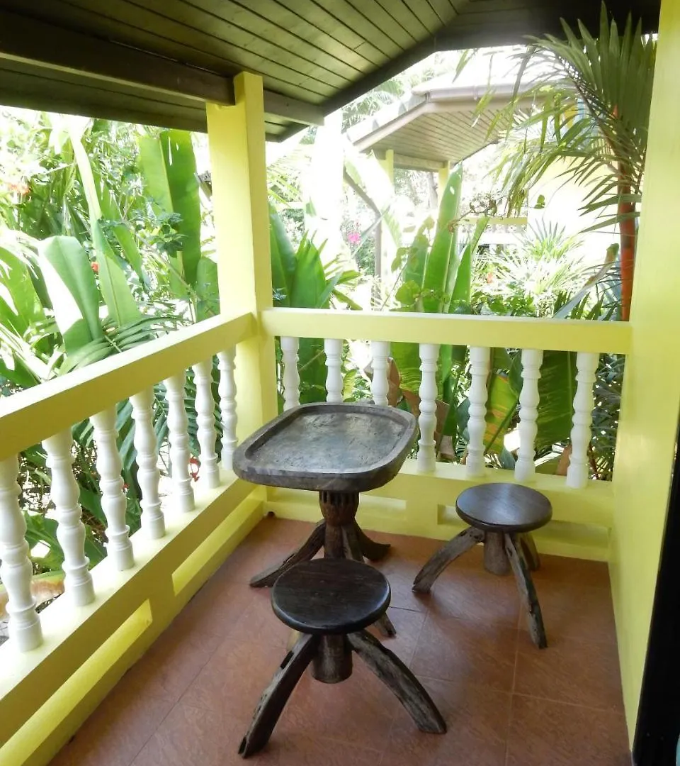 Chez Charly Bungalow Nai Yang Beach
