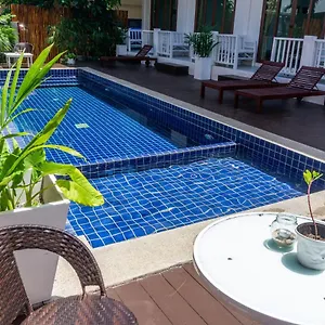 Isla Tortuga Diving & Hostel Koh Tao